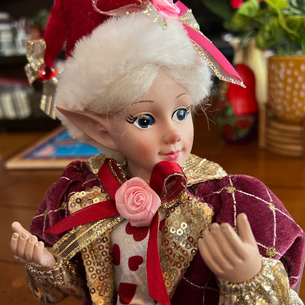 Cynthia Rowley Elf Doll with Heart Pattern Valentine Day - Picture 8 of 8